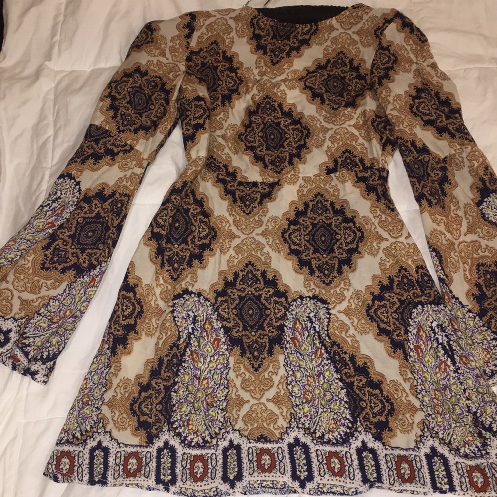 Mini boho chic dress opening in back